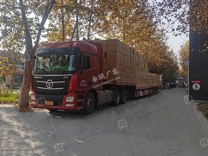 對(duì)聯(lián)廠(chǎng)家發(fā)貨現(xiàn)場(chǎng)